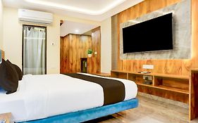 Super Townhouse Oak Dhanbad Near Sslnt College Formerly Kapson